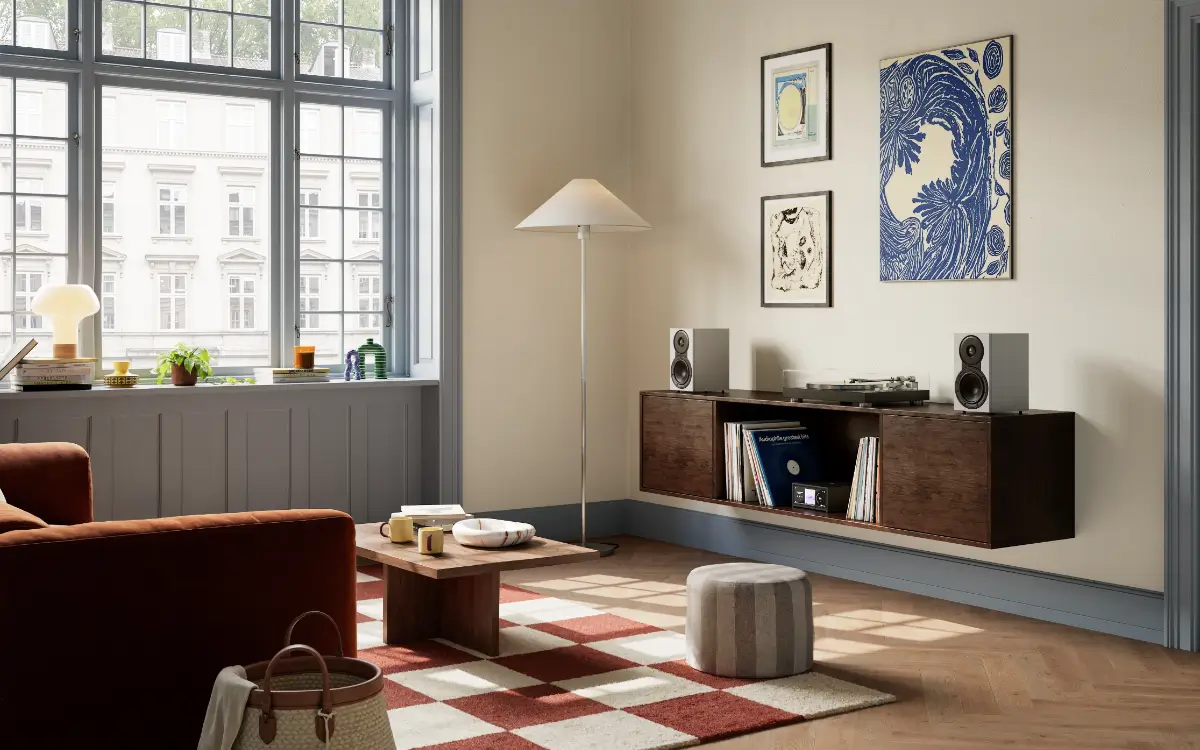DALI SONIK 1 bookshelf speakers and compact amplifier