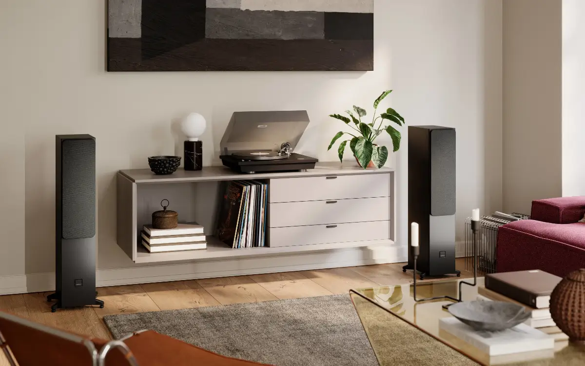 DALI SONIK 5 tower speakers with amplifier